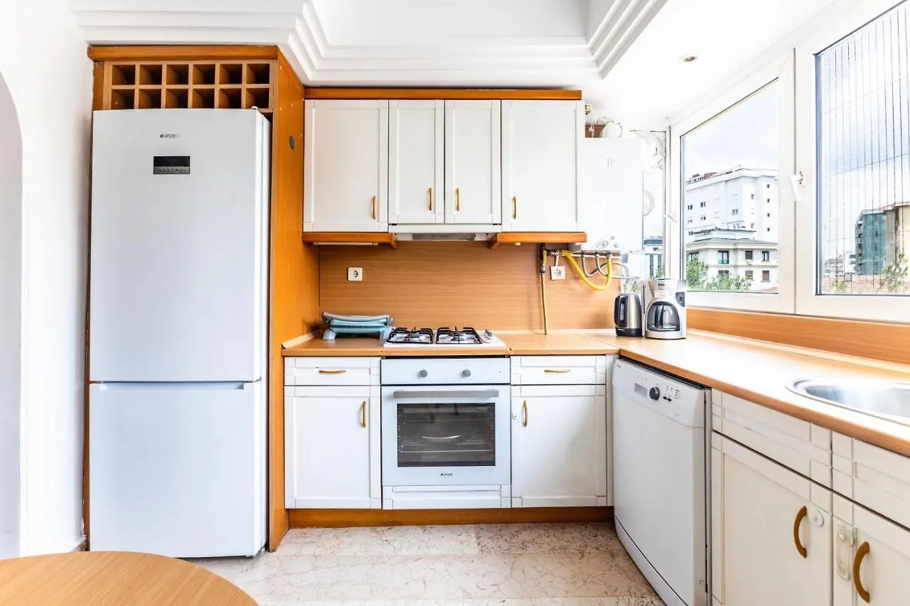 Flat W Balcony 10 Min To Toy Museum And Marmaray Apartment Istanbul