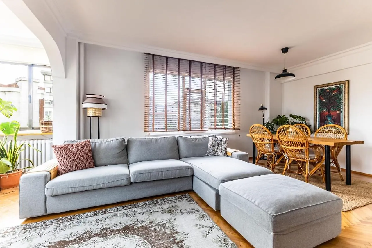 Flat W Balcony 10 Min To Toy Museum And Marmaray Apartment Istanbul