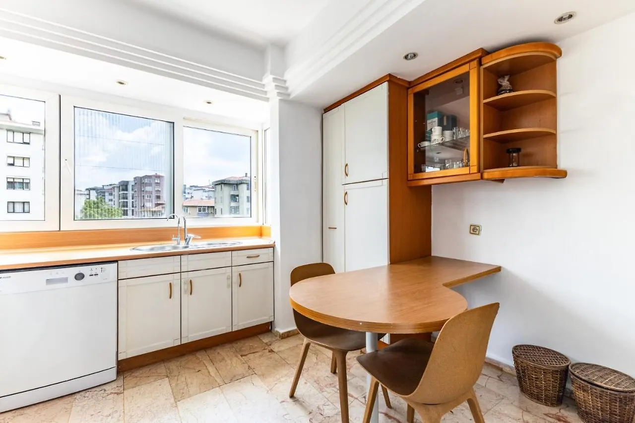 Flat W Balcony 10 Min To Toy Museum And Marmaray Apartment Istanbul